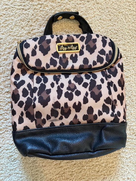 Itzy Ritzy Handbags - Itzy ritzy leopard bottle bag